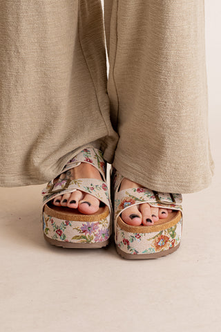 Wannabe Platform Sandals *Final Sale*
