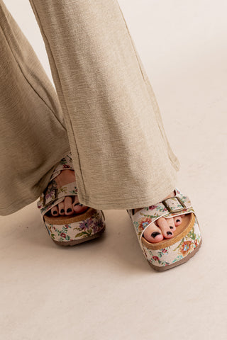 Wannabe Platform Sandals *Final Sale*