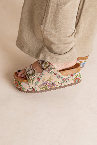 Wannabe Platform Sandals *Final Sale*