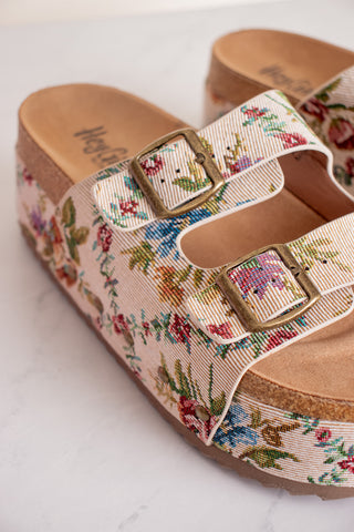 Wannabe Platform Sandals *Final Sale*