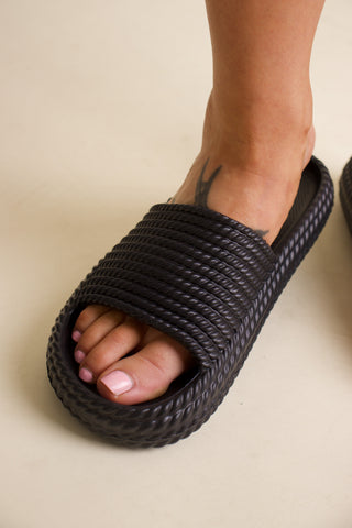 Luvly Pillow Slides *Final Sale*