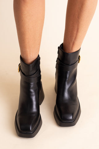 Adriel Boots
