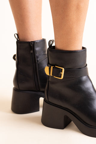 Adriel Boots