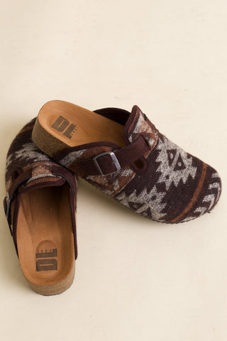 Magnolias Clogs