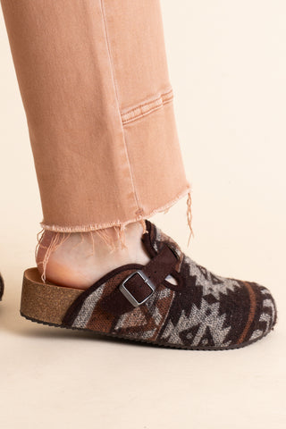 Magnolias Clogs