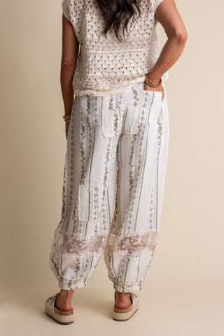 Meadowlace Gauze Joggers - Ivory Floral