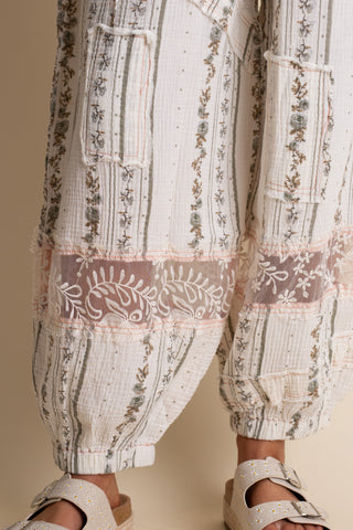 Meadowlace Gauze Joggers - Ivory Floral