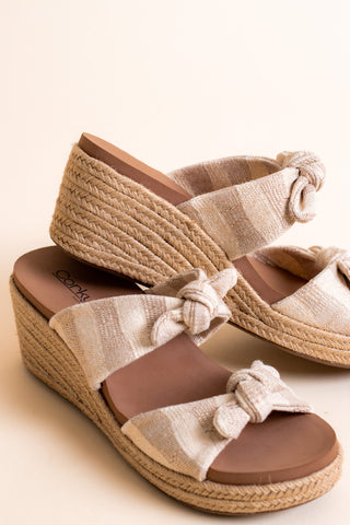 Tie The Knot Wedges